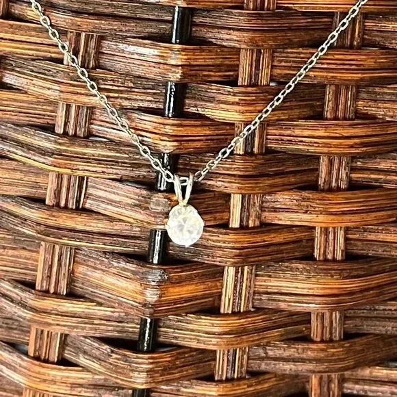 Beautiful large CZ pendant necklace on silver tone chain - Picture 3 of 8